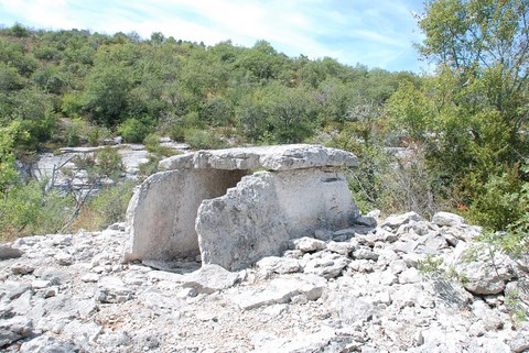 Dolmen St Alban Auriolles