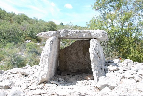 Dolmen St Alban Auriolles